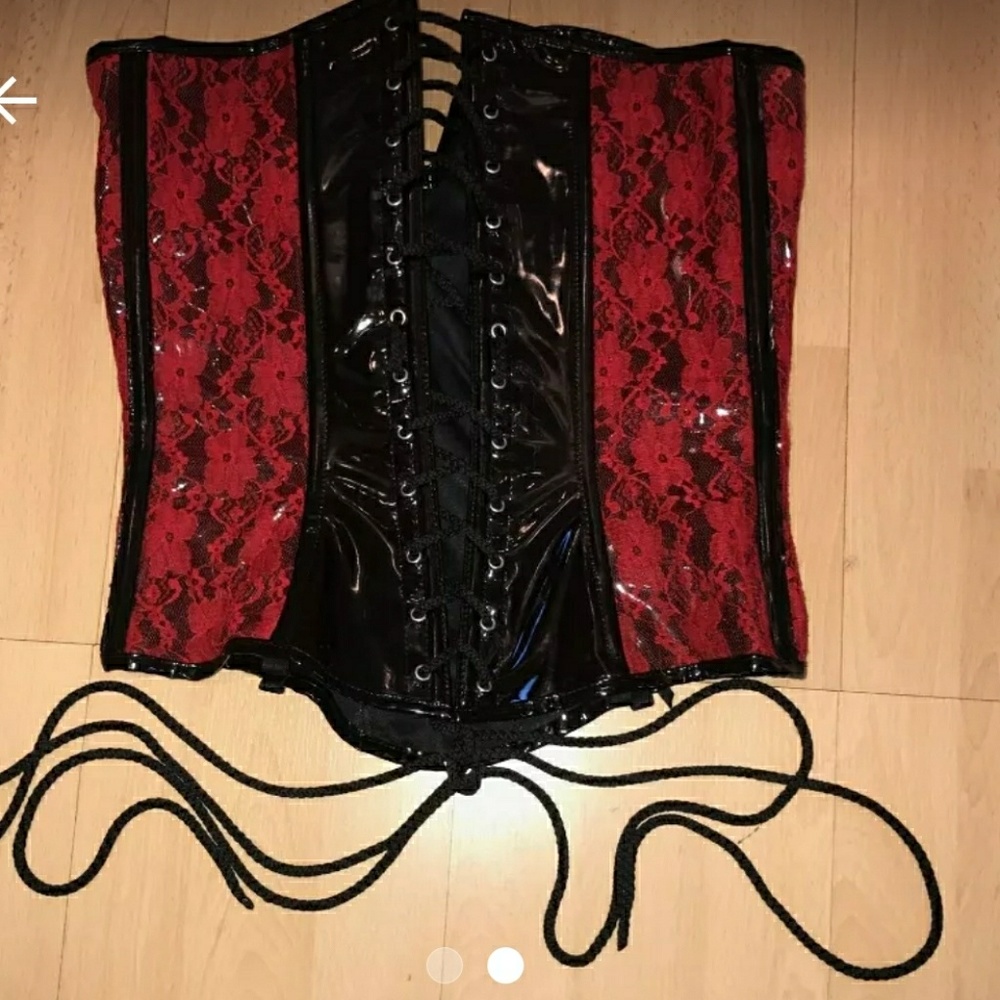 Corset Black Patent & Red Lace size 36A